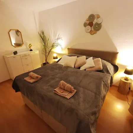 Schoene 3-zimmer Erdgeschosswohnung Am Bergpark,unesco,therme,train, Wilhelmshoeher Allee 329