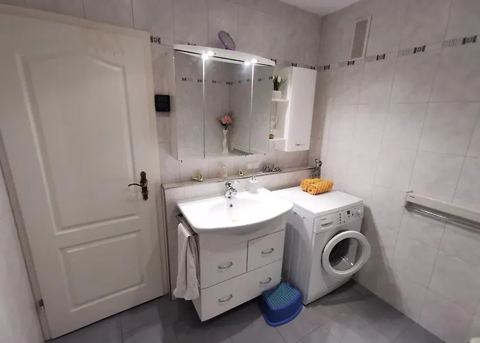 公寓 Schoene 3-zimmer Erdgeschosswohnung Am Bergpark,unesco,therme,train, Wilhelmshoeher Allee 329