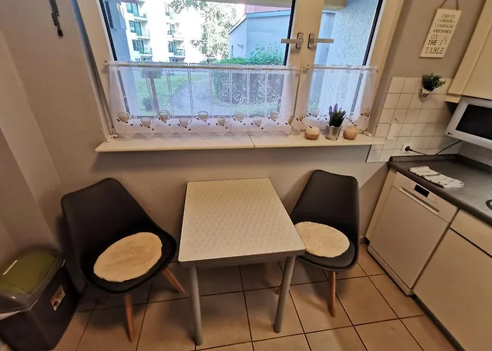 Schoene 3-zimmer Erdgeschosswohnung Am Bergpark,unesco,therme,train, Wilhelmshoeher Allee 329 Apartment Kassel